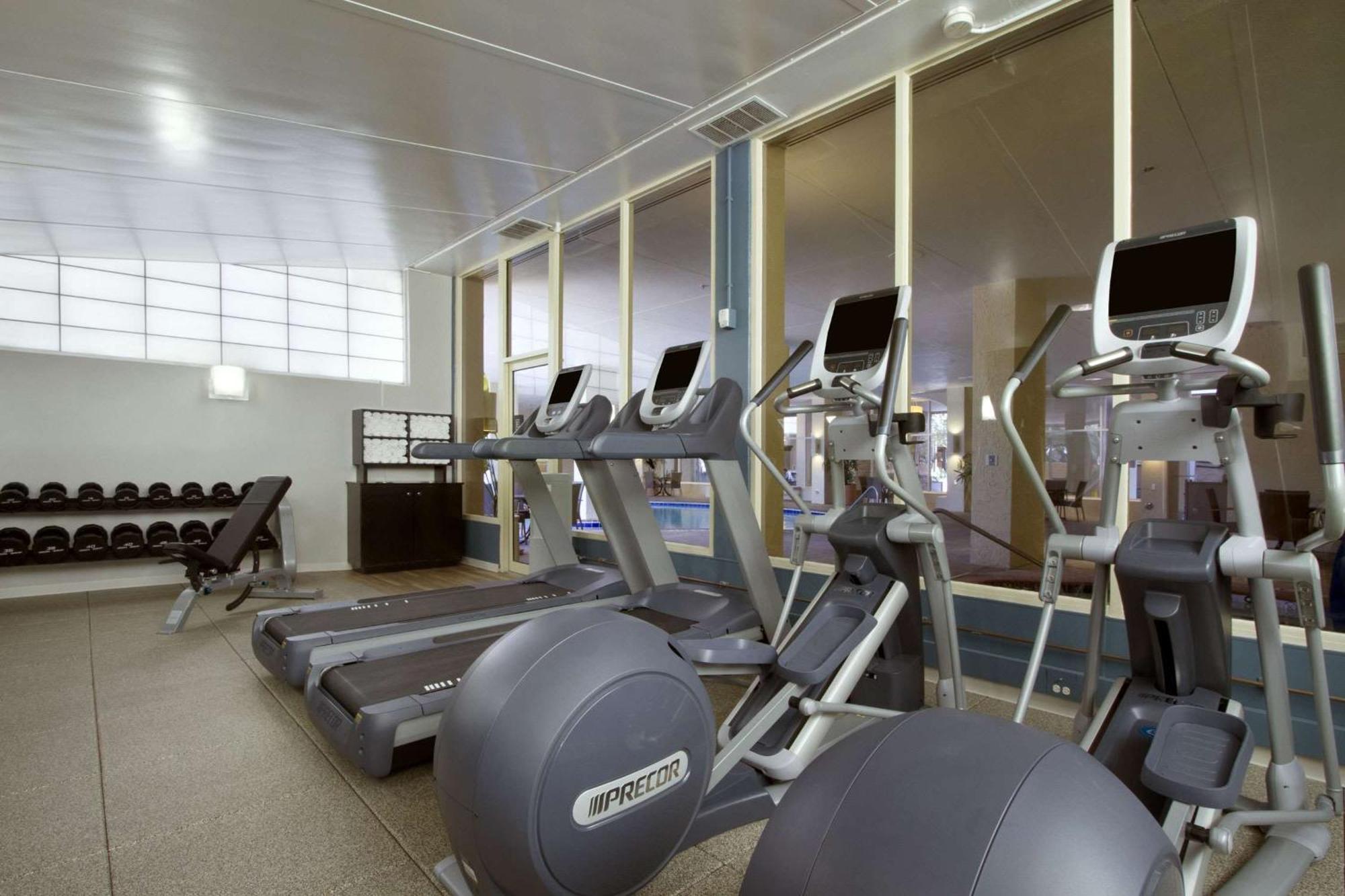 Embassy Suites By Hilton Dallas Market Center Экстерьер фото